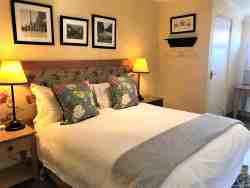 The Paddocks@Kuilfontein - luxury self-catering unit 1 double en suite bedroom