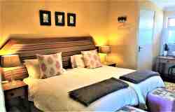 The Paddocks@Kuilfontein - luxury self-catering unit 2 twin en suite bedroom