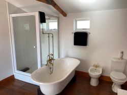 Kothuis Bathroom 1