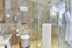 Seperate shower