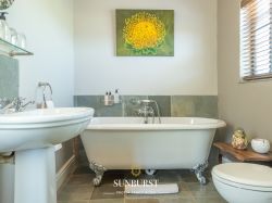 Sunburst Protea Family Suite Bath