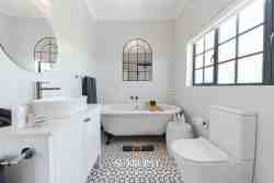 Sunburst Protea Family Suite Bath