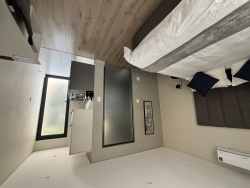 Deluxe Queen Suite