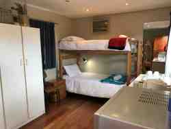 2 bunkbeds (4 single beds) in Katze Dormitory