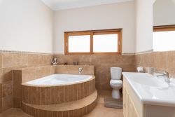 Joy Guest bedroom bathroom