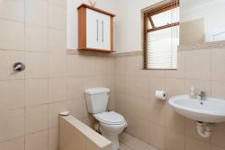 Budget SOS bathroom