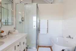 Premier Suite Bathroom