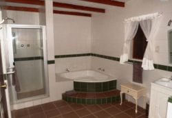 Guinea Fowl Lodge