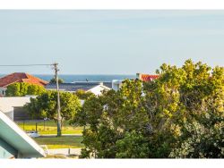 Flat 2 - 2 bedroom upstairs - seaview