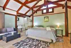 Nature Cabin- Bedroom