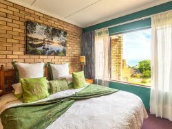Deluxe Double/Twin with Side Sea View