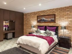 Executive Queen Room 