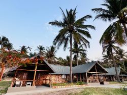 5 Bedroom Holiday Home