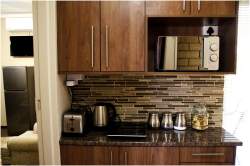 Queen Suite with Private Patio - Kitchenette