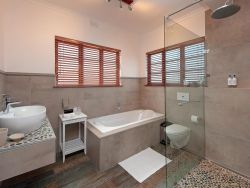 Luxury King Room 2