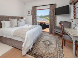 Superior King Room 6