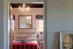 Cottage 2 - Main bedroom with ensuite bathroom