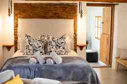 Cottage 4 Queensize bed