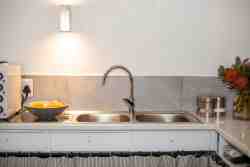 Cottage 4 kitchen area