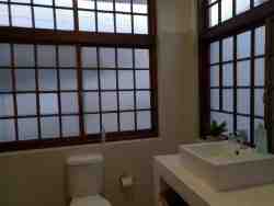 Newly renovated en-suite bathroom