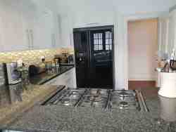 Modern kitchen, fully equipped and well appointed.  Joseph generally keeps your kitchen perfectly clean during your stay.