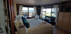 Flamingo's nest bedroom