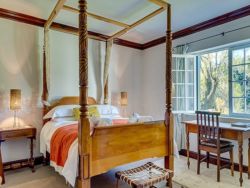 Bedroom (Garden View