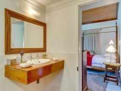 Bathroom (Mountain View)