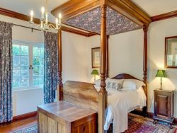Bedroom (Birch Cottage)