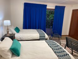 Mount View room with 2 three quarter beds 