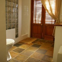 Main en-suite