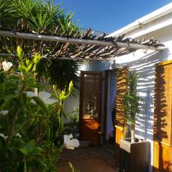 Private garden/courtyard area