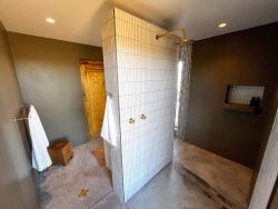 The Hare unit: main bathroom