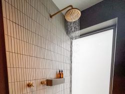 The Hare unit: second bathroom