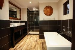 Room 3, Ensuite Bathroom