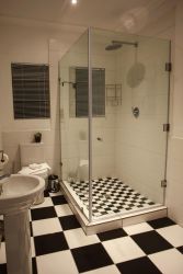 Room 7 ensuite Bathroom