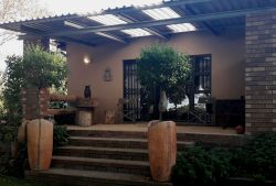 Outside view of Uiltjie (1 bedroom apartment)